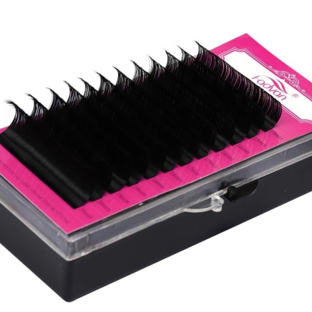 Eyelash extensions C&D curl